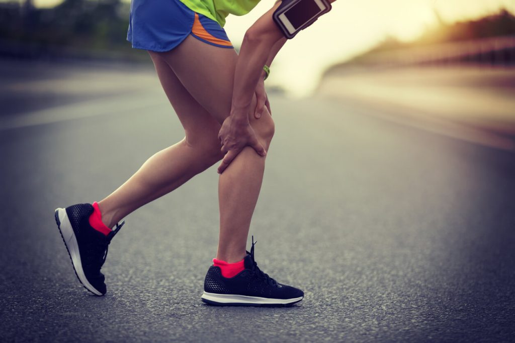 Runners suffers from knee pain as a result of runner's knee